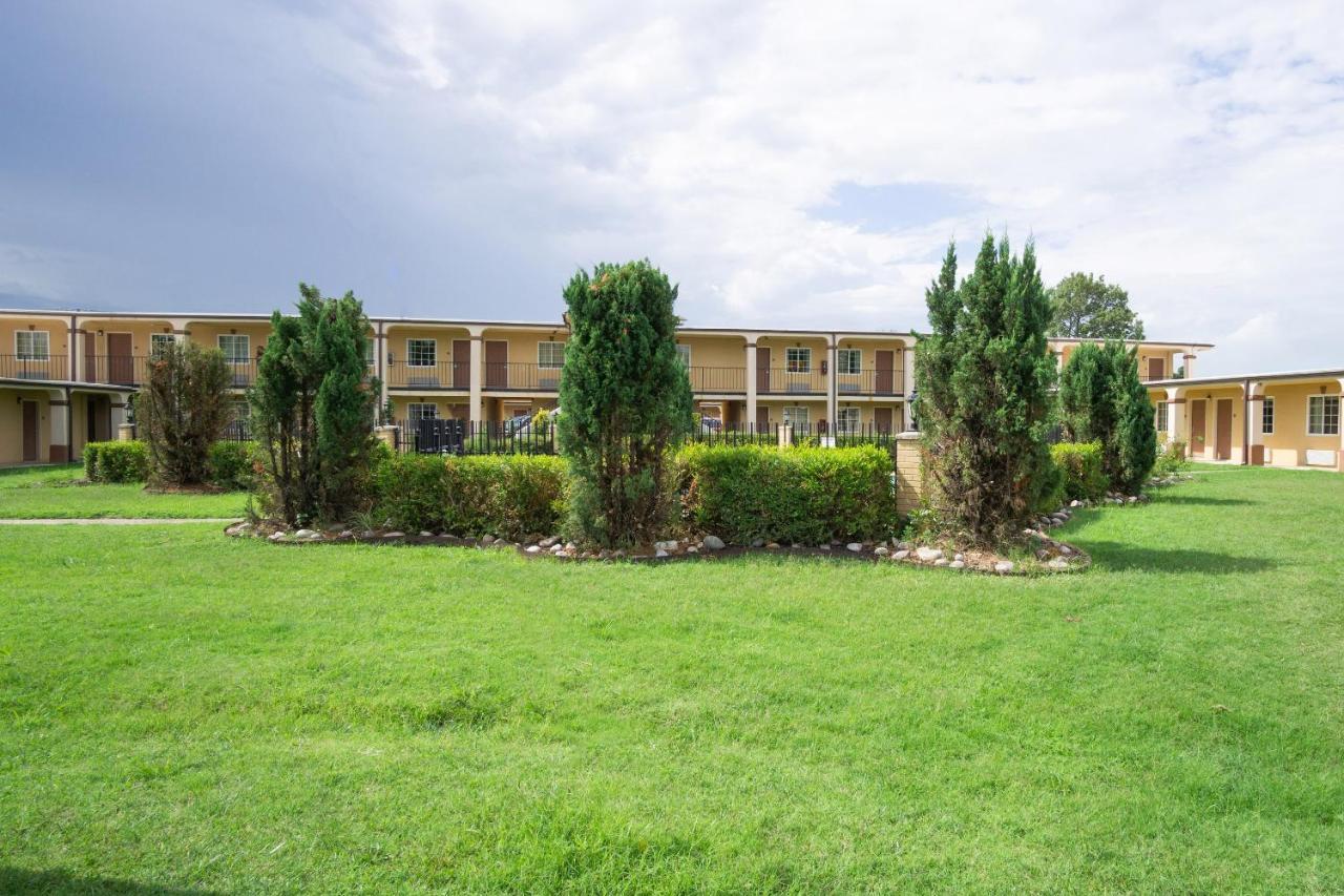 Woodridge Inn And Suites ميامي المظهر الخارجي الصورة