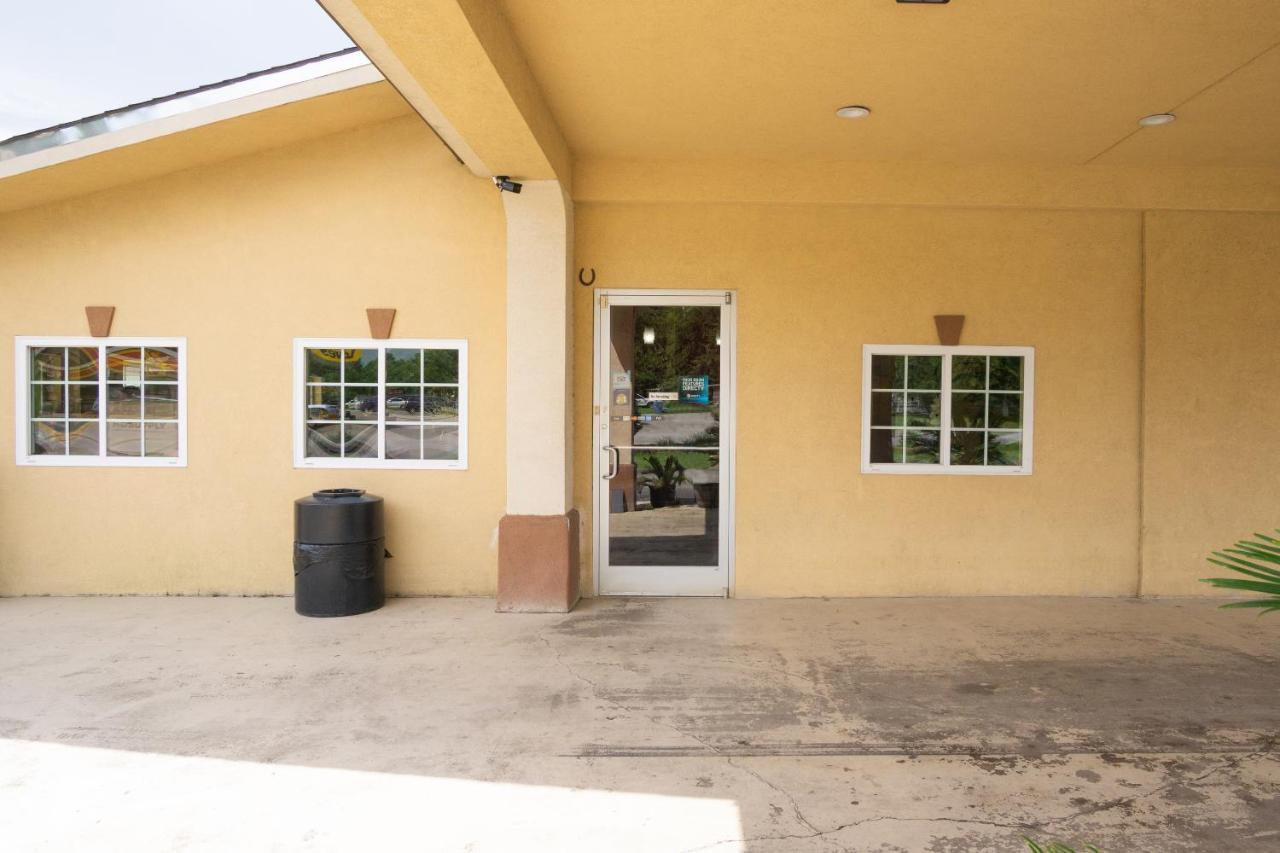 Woodridge Inn And Suites ميامي المظهر الخارجي الصورة